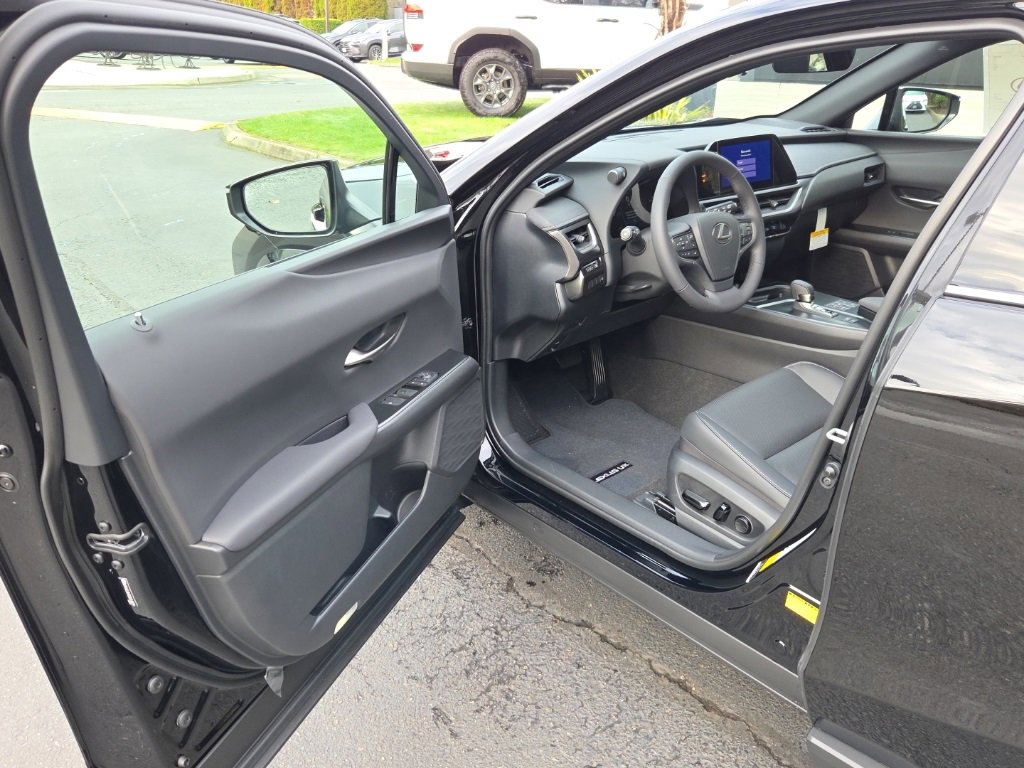 New 2025 Lexus UX 300h AWD image 10