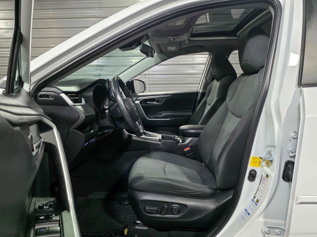 Used 2020 Toyota RAV4 XLE w/ Convenience Package AWD/4WD image 13