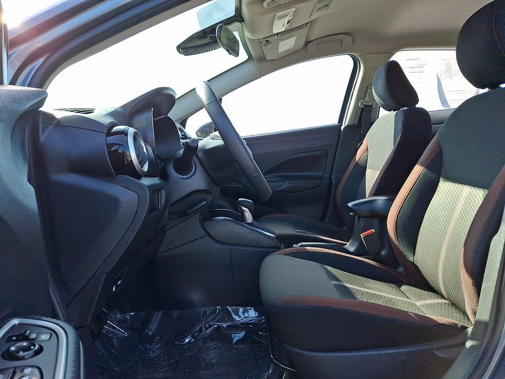 Used 2024 Nissan Versa SR FWD image 14