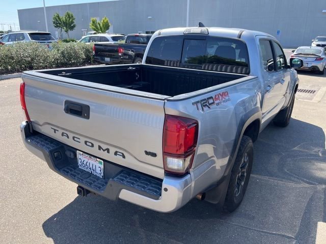 Used 2019 Toyota Tacoma TRD Off-Road w/ Technology Package AWD/4WD image 4