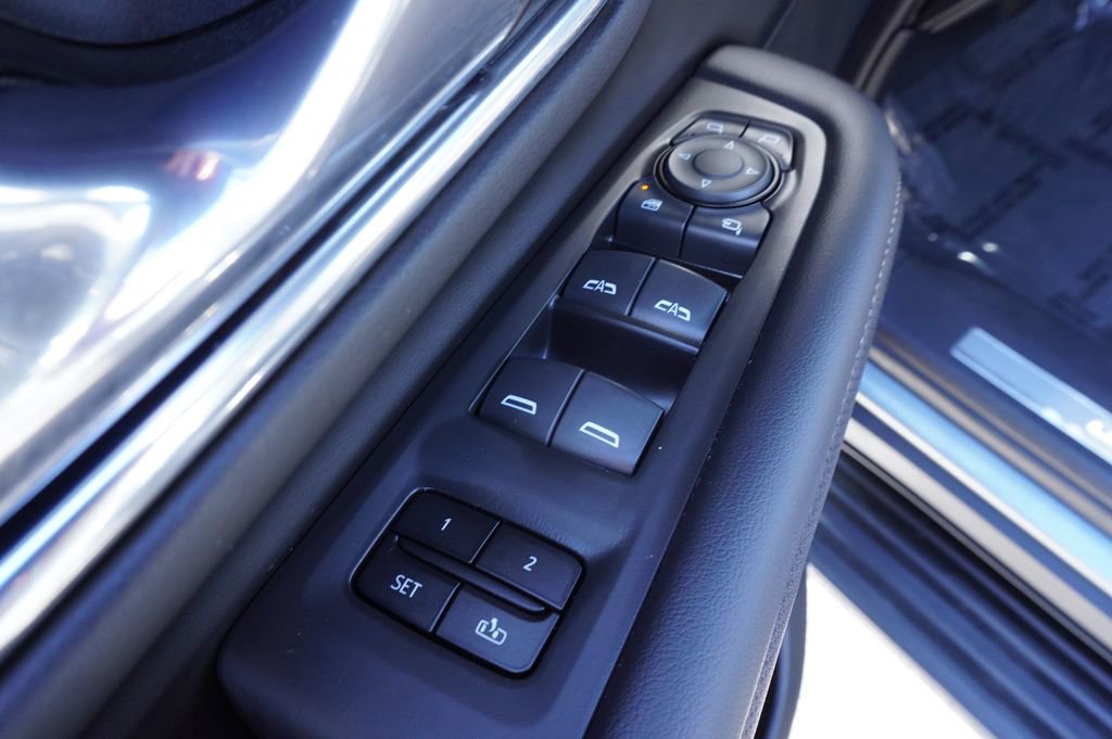 Certified 2023 GMC Yukon SLT w/ SLT Luxury Package image 17