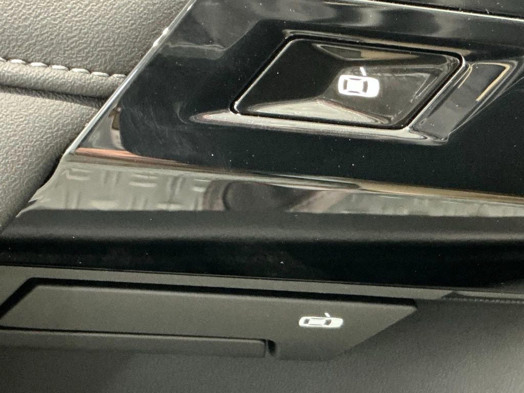 Used 2026 BMW 740i xDrive image 95