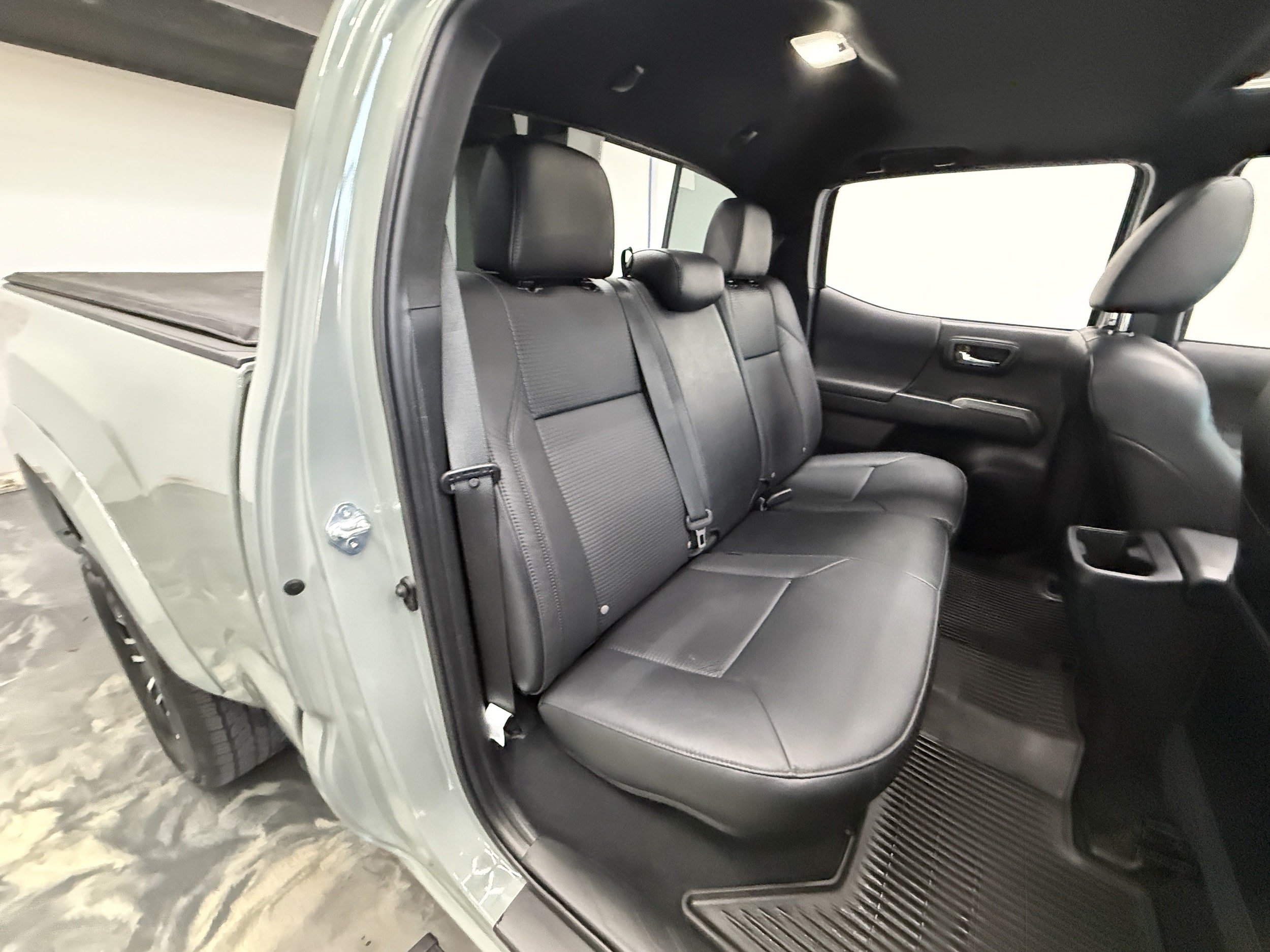 Used 2023 Toyota Tacoma TRD Sport w/ TRD Premium Sport Package AWD/4WD image 18