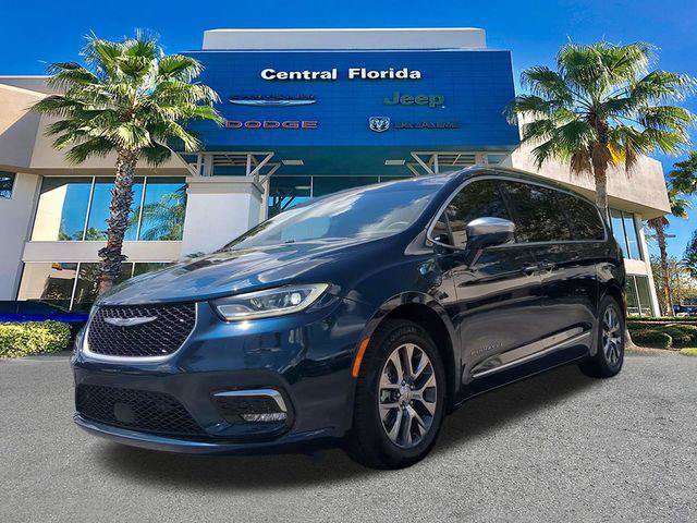 Certified 2022 Chrysler Pacifica Pinnacle FWD image 9