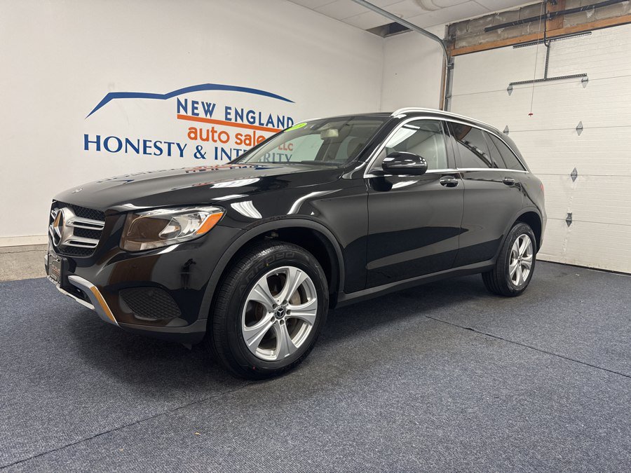 Used 2018 Mercedes-Benz GLC 300 4MATIC w/ Multimedia Package image 1