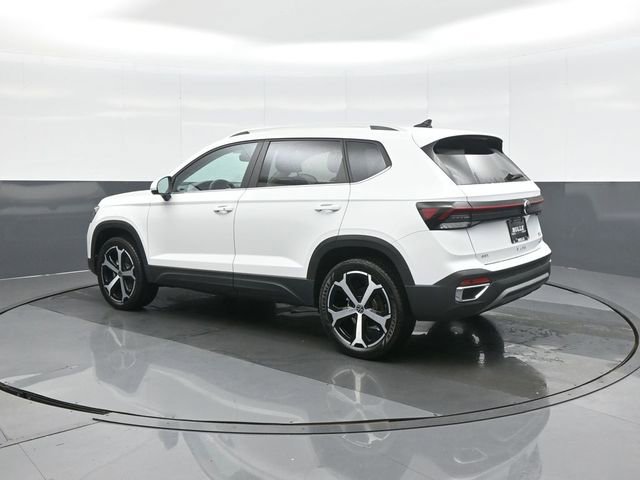 Used 2026 Volkswagen Taos SEL AWD/4WD image 5