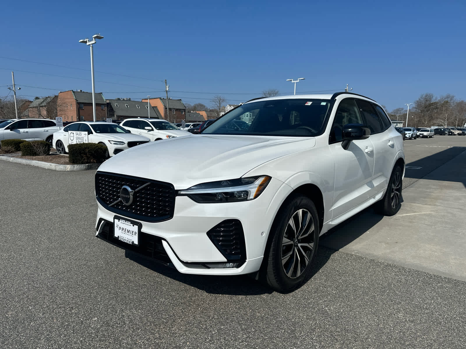 Used 2025 Volvo XC60 B5 Plus image 6