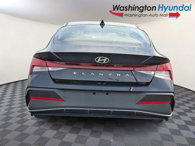 Certified 2026 Hyundai Elantra SE FWD image 5