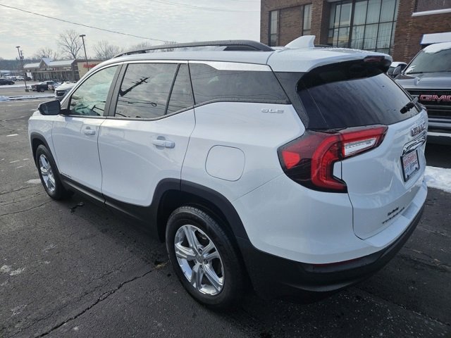 Used 2022 GMC Terrain SLE w/ Driver Convenience Package image 6