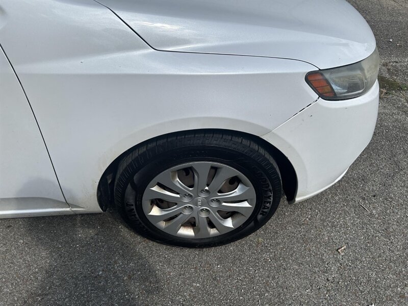 Used 2013 Kia Forte EX FWD image 24