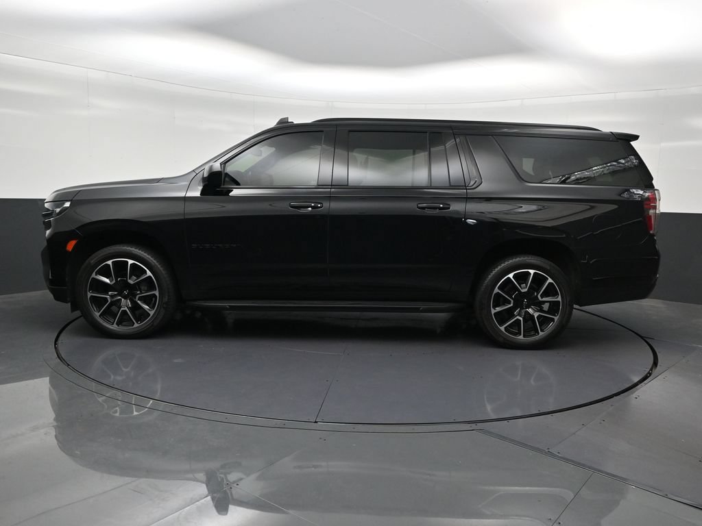 Used 2021 Chevrolet Suburban RST w/ Rear Media and Nav Package RWD image 2