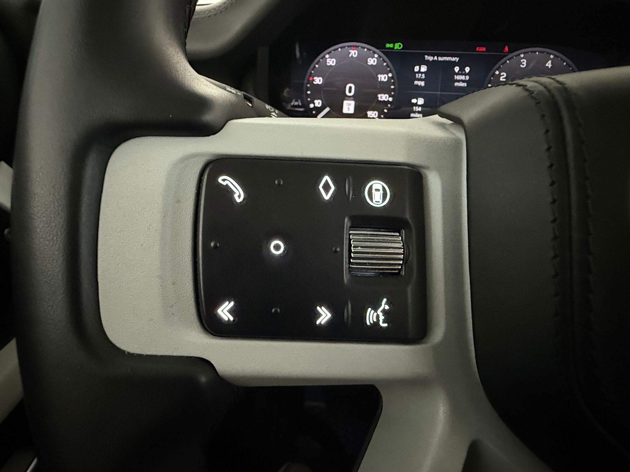 Certified 2024 Land Rover Defender 110 X-Dynamic SE image 15