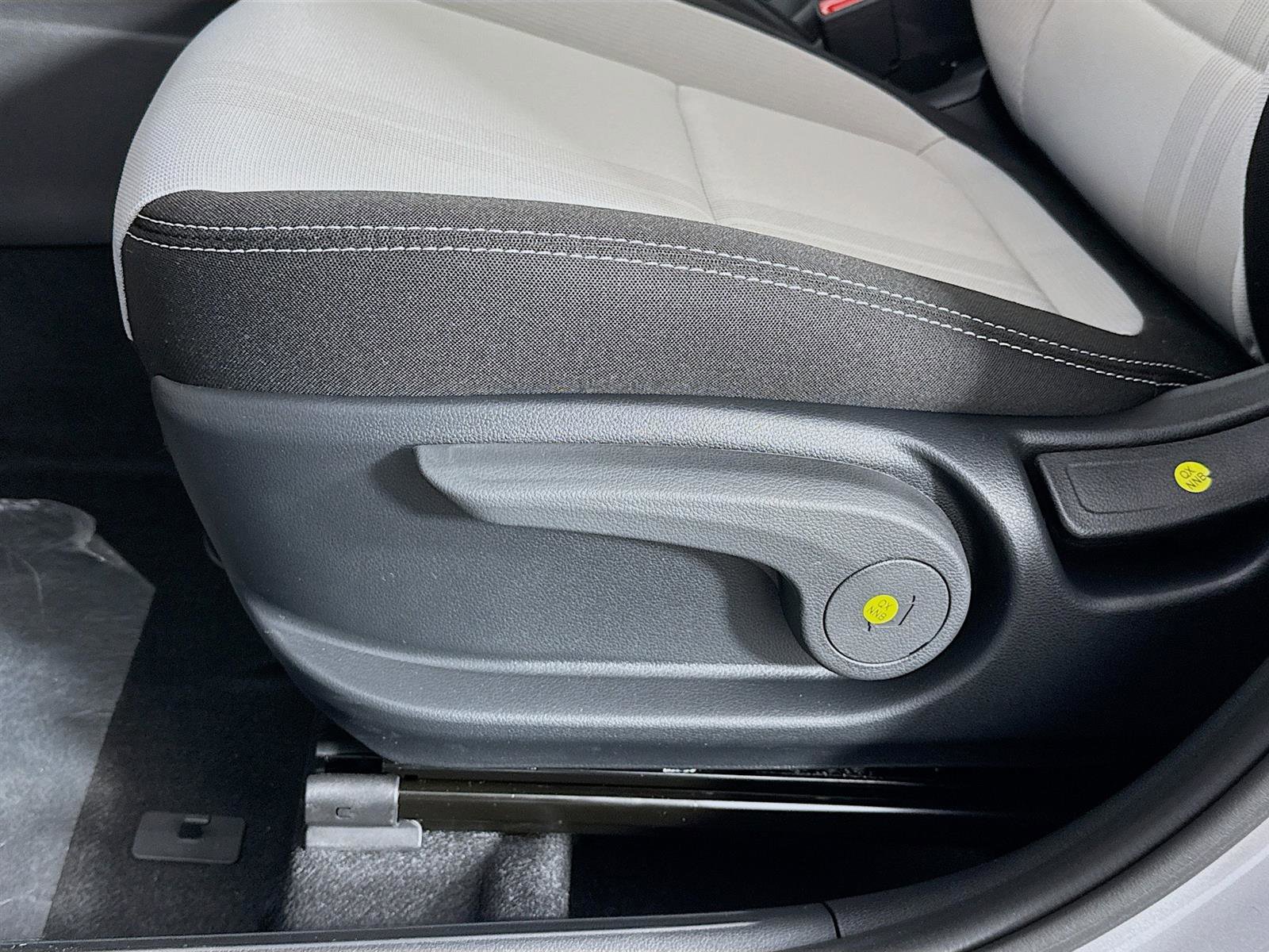 New 2025 Hyundai Venue SEL image 19