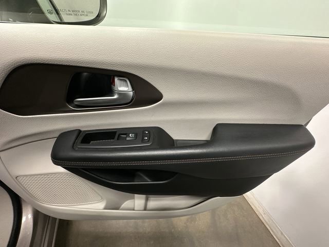 Used 2018 Chrysler Pacifica Touring Plus w/ Tire & Wheel Group image 23