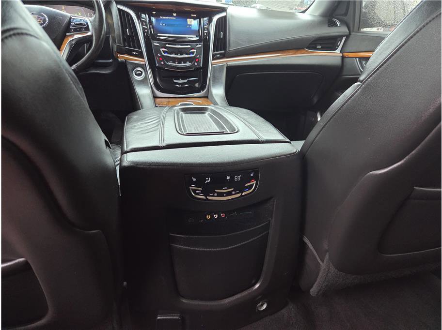 Used 2015 Cadillac Escalade ESV Premium image 19