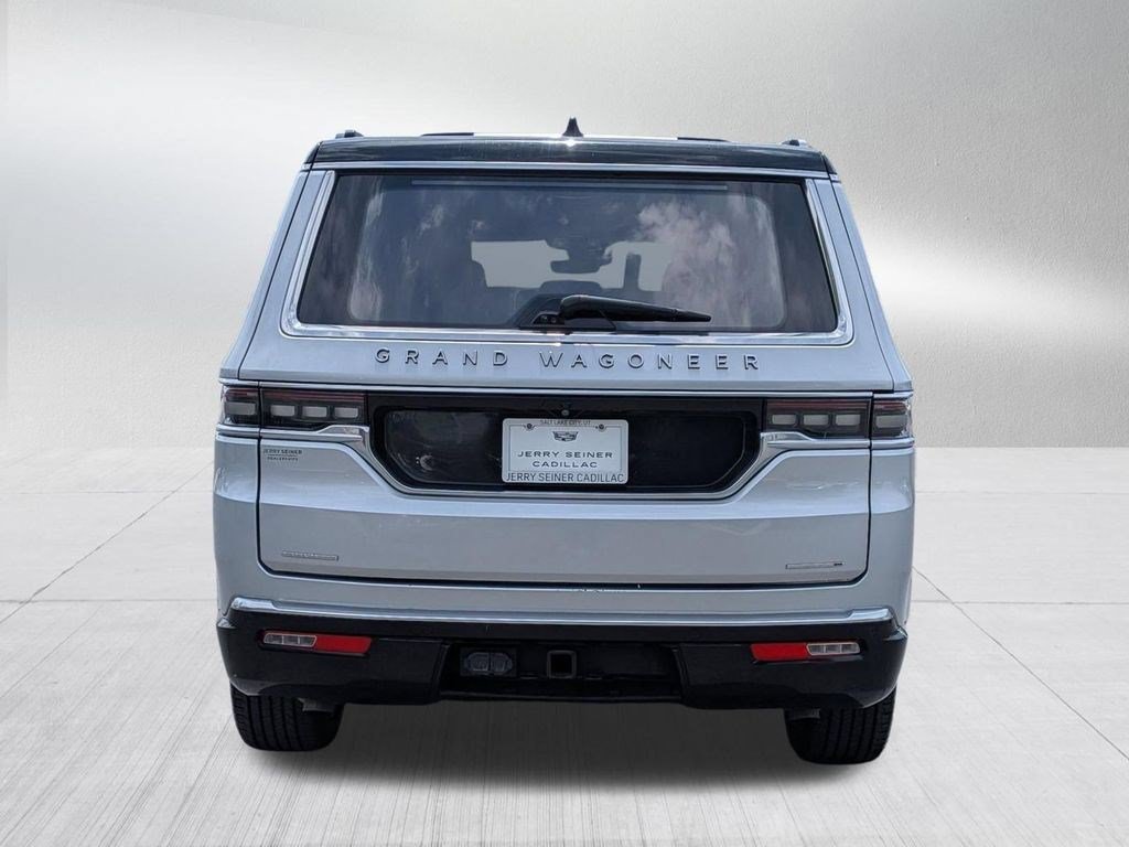 Used 2022 Jeep Grand Wagoneer Series III AWD/4WD image 4