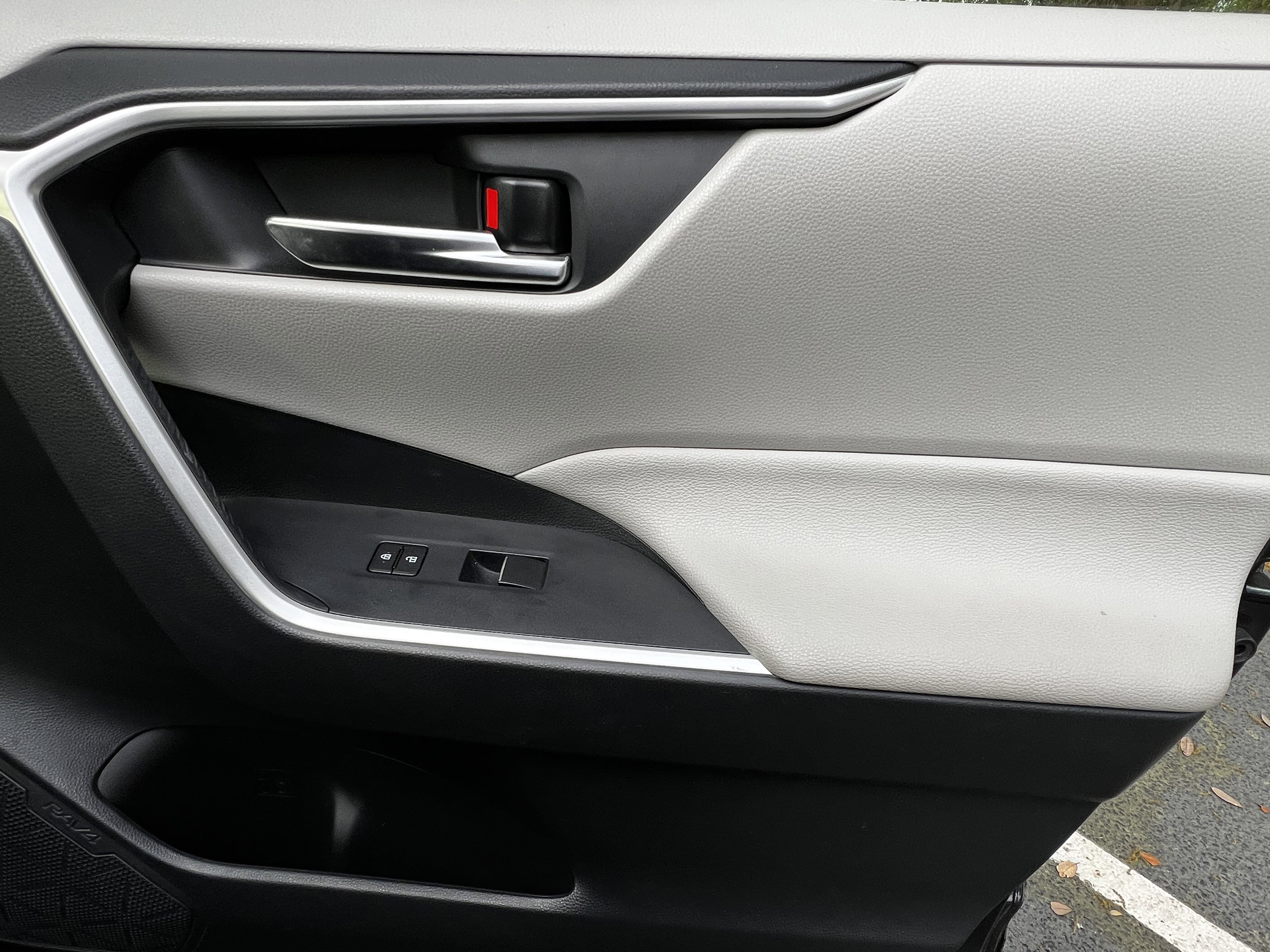 Used 2019 Toyota RAV4 XLE Premium image 44