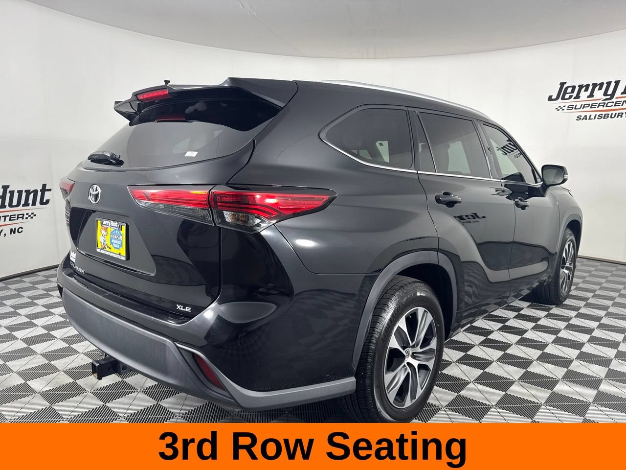 Used 2022 Toyota Highlander XLE FWD image 7
