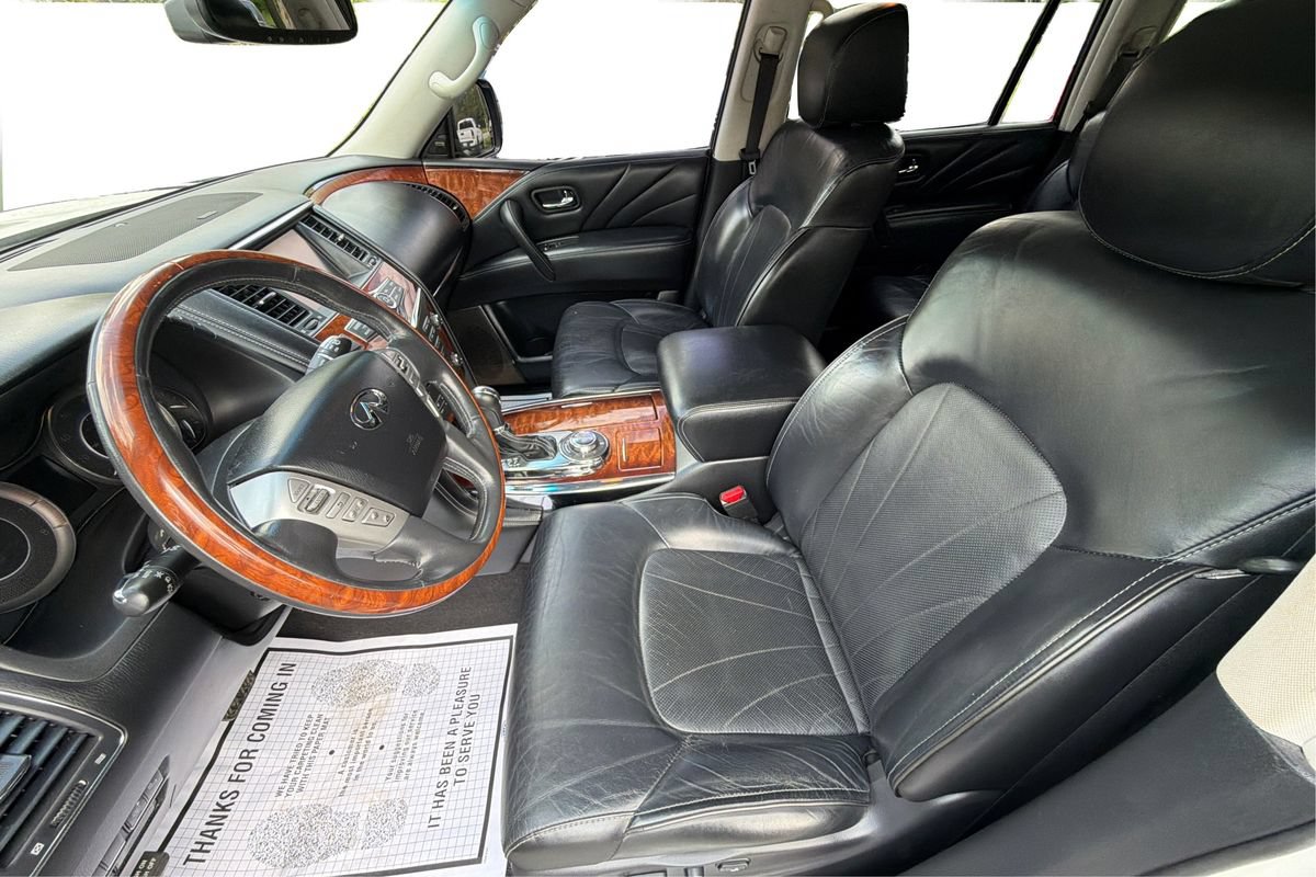 Used 2015 INFINITI QX80 4WD w/ Deluxe Technology Package image 9