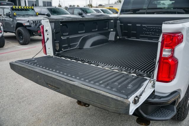Used 2021 Chevrolet Silverado 2500 Custom w/ Custom Value Package AWD/4WD image 11