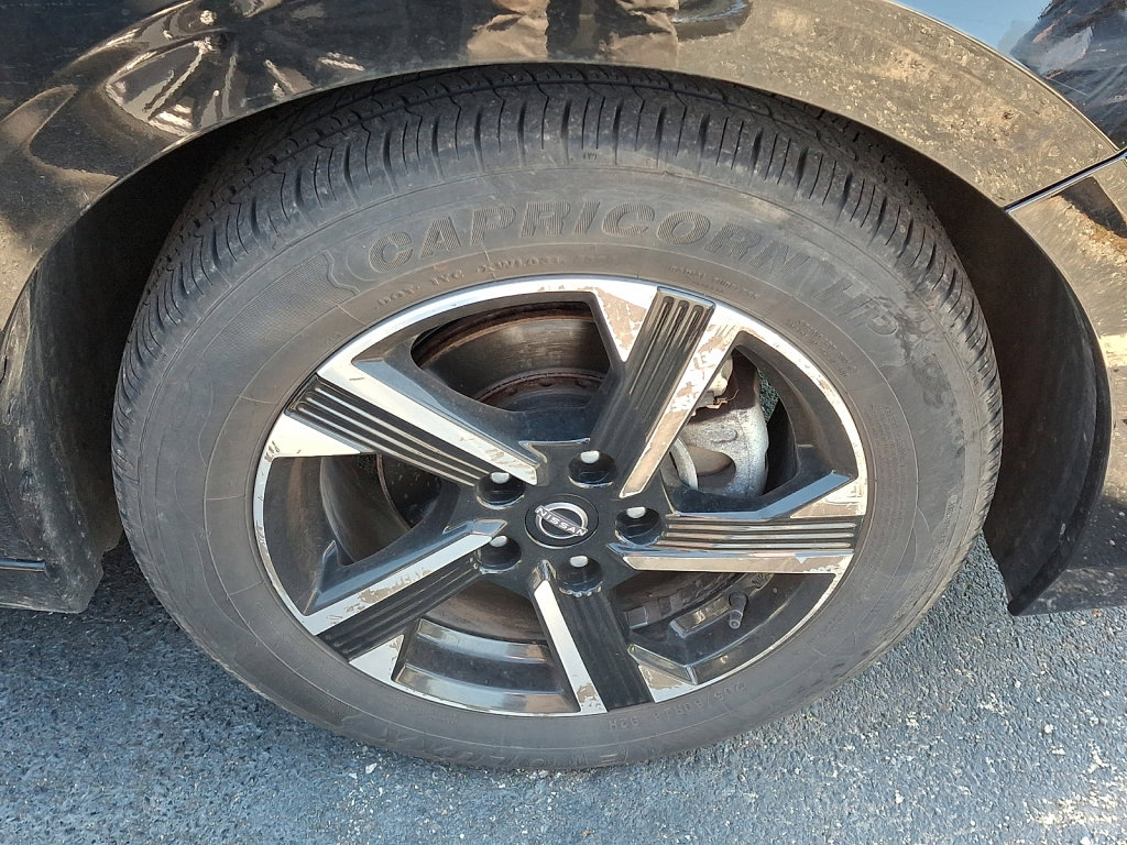 Used 2024 Nissan Sentra SV image 3