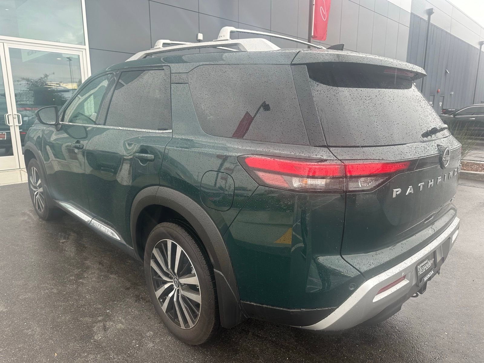 Certified 2025 Nissan Pathfinder Platinum w/ Cargo Package image 5