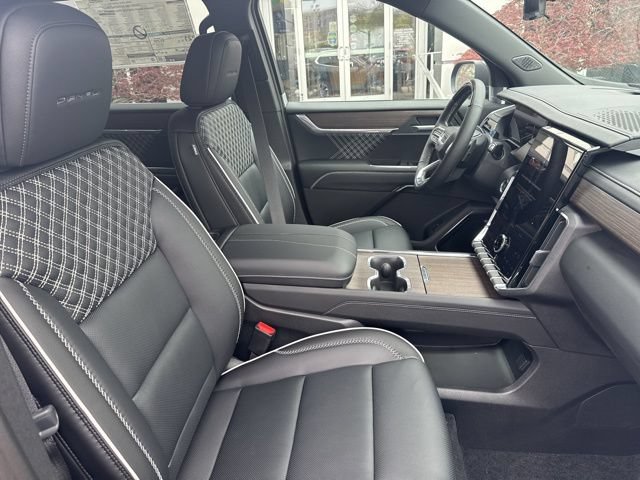 New 2026 GMC Acadia Denali w/ Super Cruise Package AWD/4WD image 33