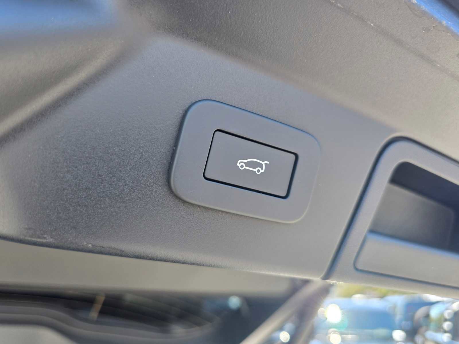 Used 2026 Land Rover Range Rover Velar Dynamic SE image 18