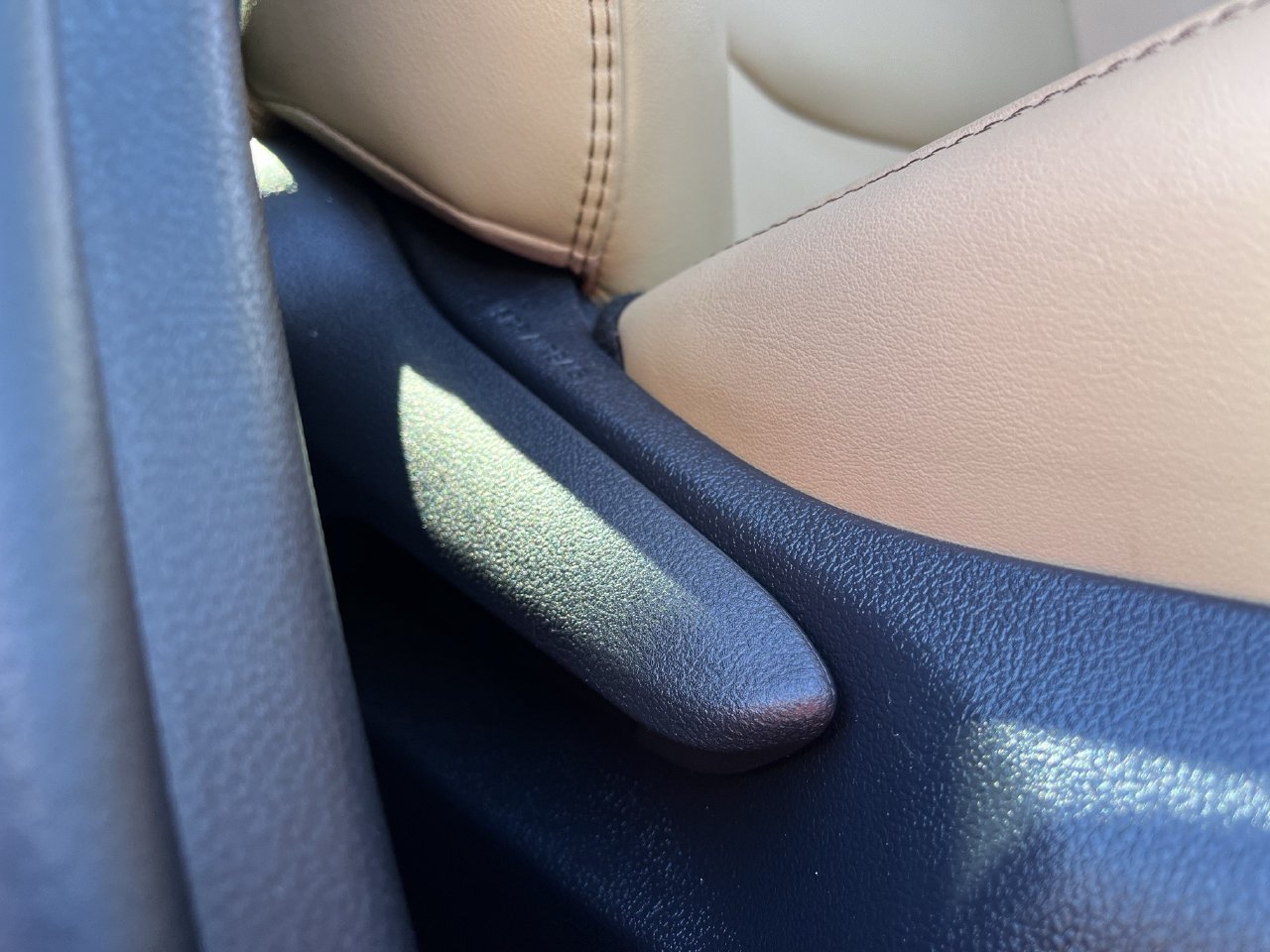 Used 2025 Toyota RAV4 XLE Premium w/ Weather Package FWD image 27
