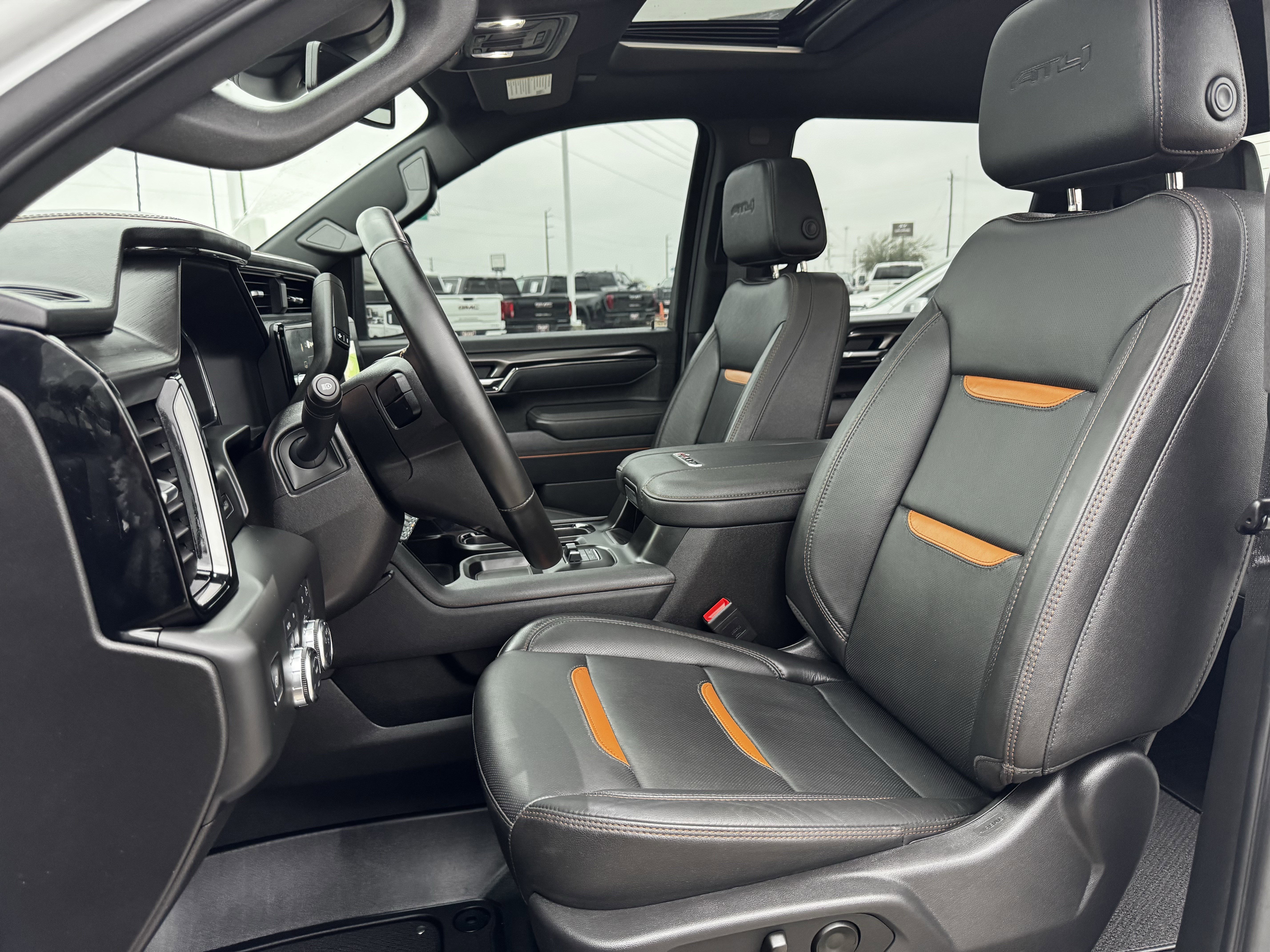 Used 2025 GMC Sierra 2500 AT4 image 30