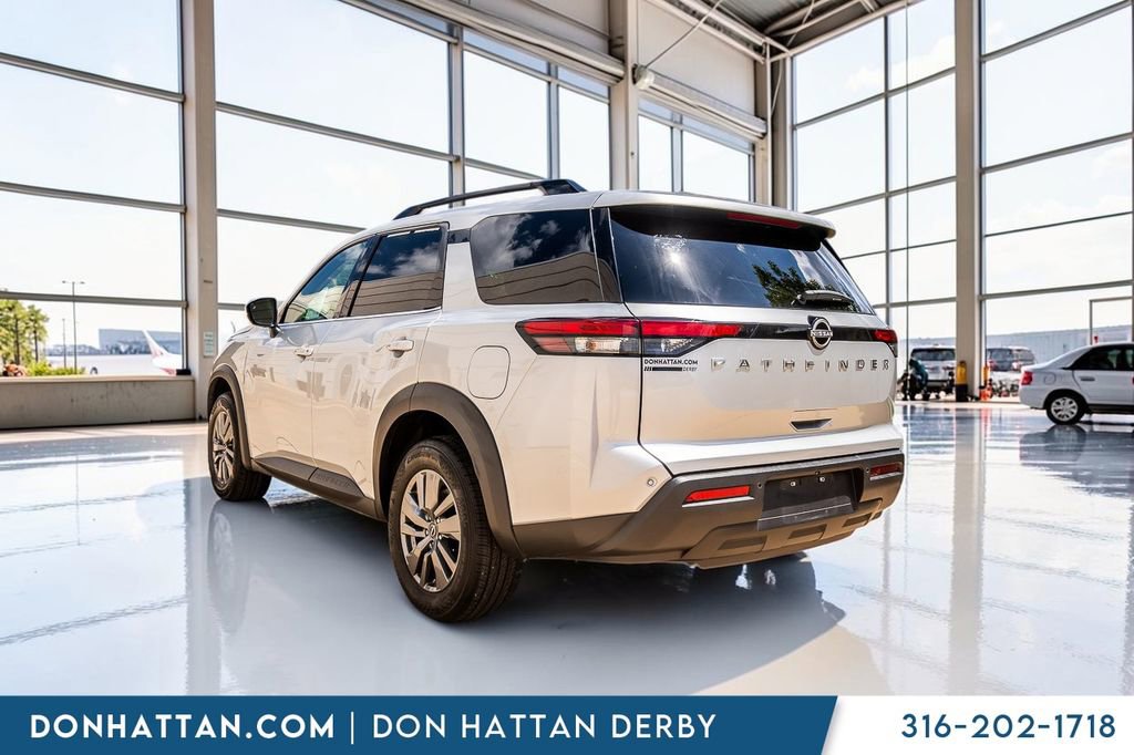 Used 2025 Nissan Pathfinder SV FWD image 27