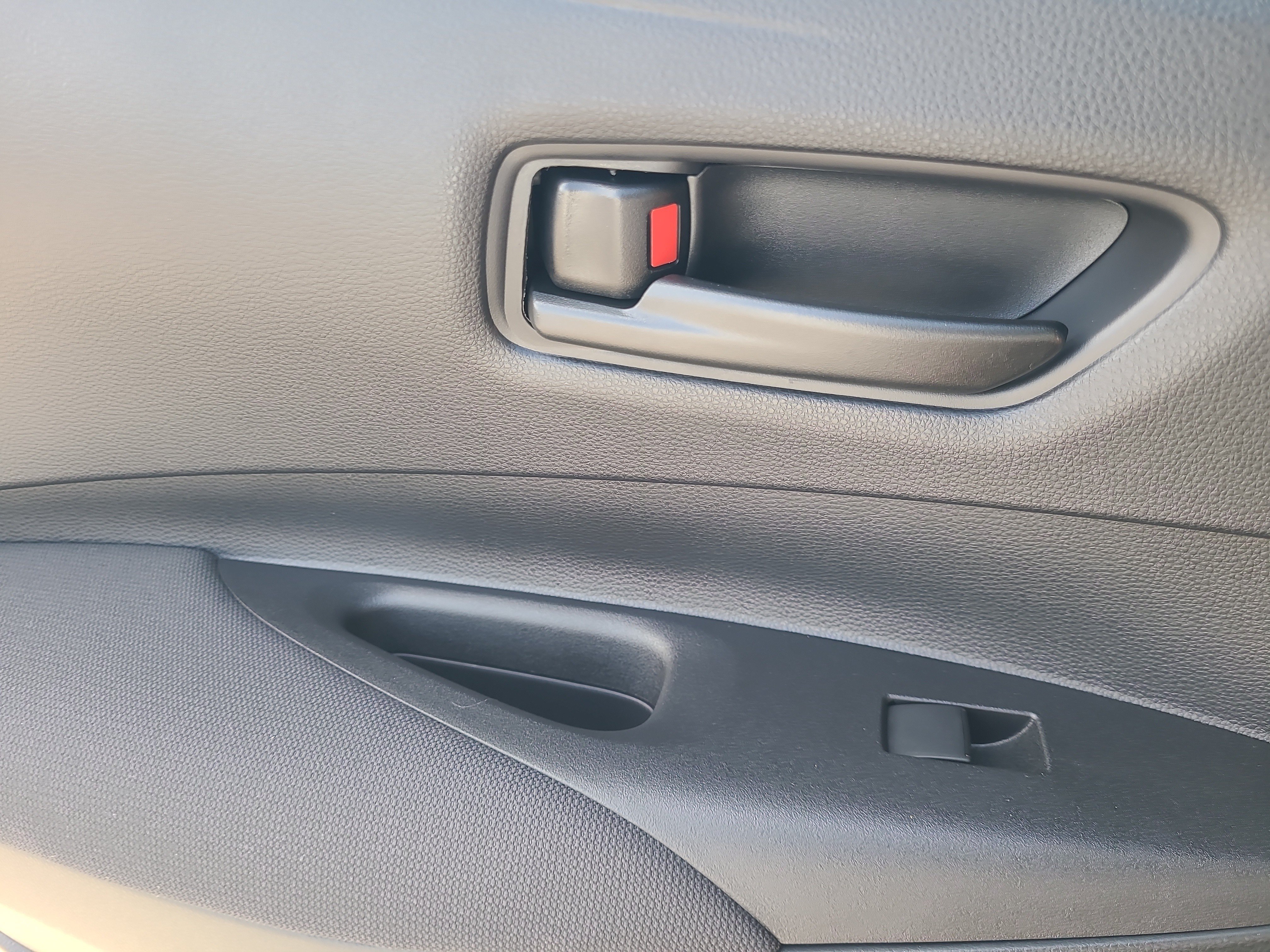 Used 2025 Toyota Corolla LE FWD image 17