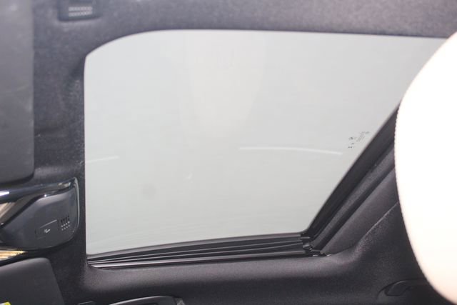 Used 2025 BMW 330i xDrive Sedan w/ M Sport Package image 23