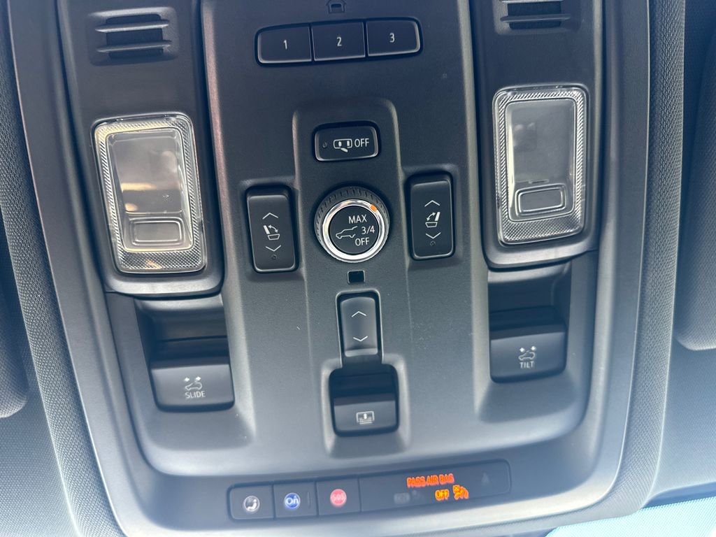 Certified 2023 Chevrolet Tahoe High Country AWD/4WD image 36