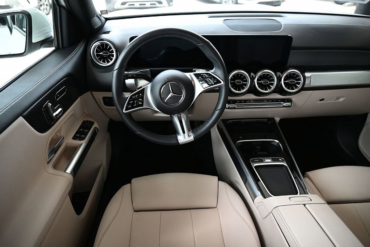 Certified 2025 Mercedes-Benz GLB 250 4MATIC image 12