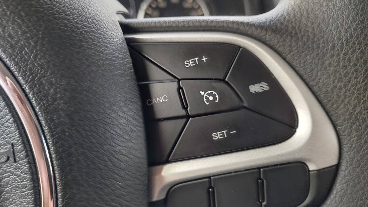 Used 2020 Jeep Renegade Sport w/ Sport Appearance Group FWD image 18