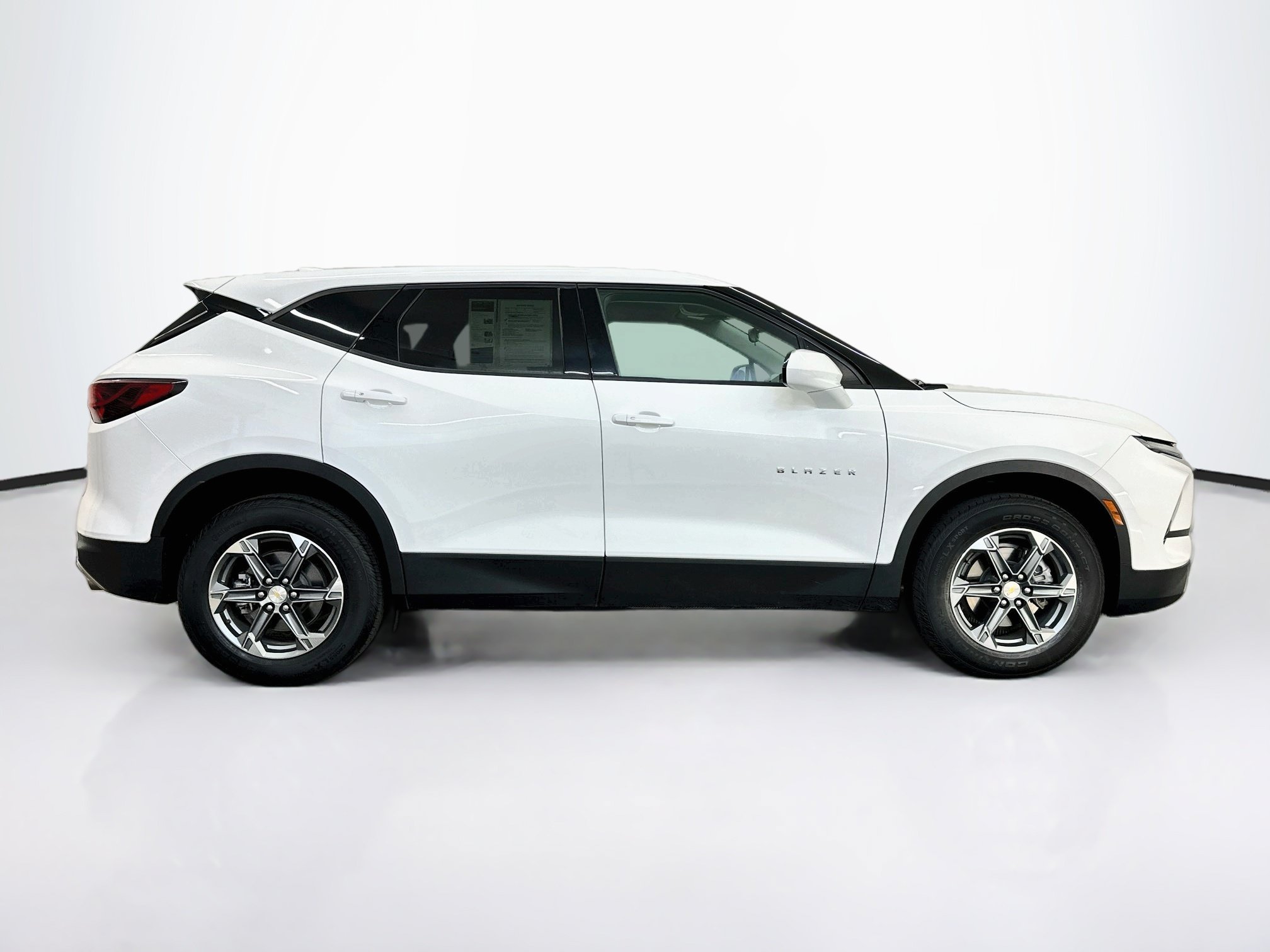 Used 2025 Chevrolet Blazer LT AWD/4WD image 10