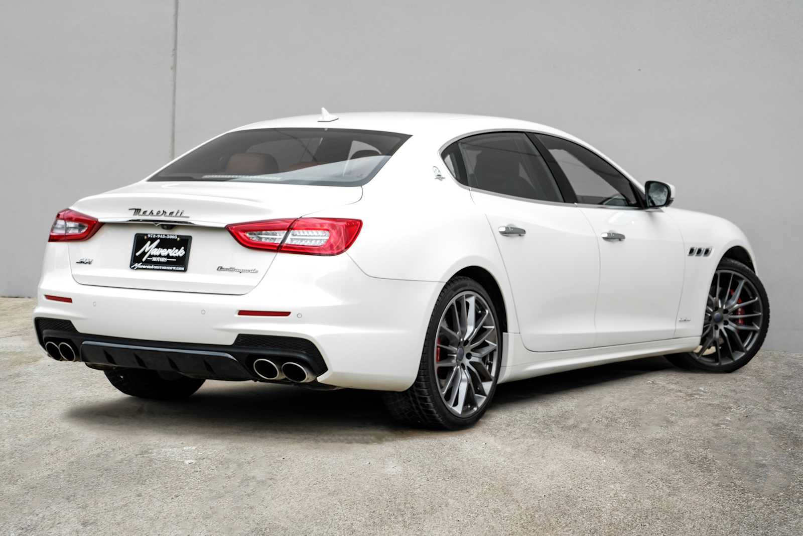 Used 2018 Maserati Quattroporte S GranSport Q4 AWD/4WD image 9