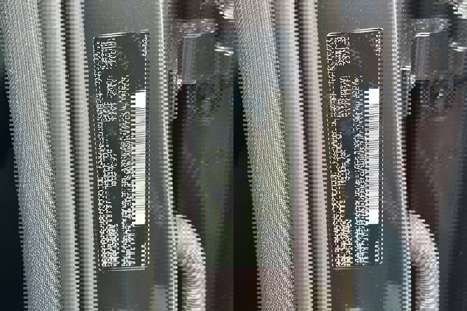 Certified 2024 Volvo XC60 B5 Ultimate w/ Protection Package Premier image 29