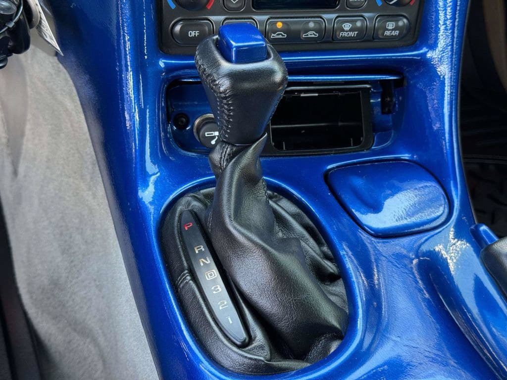 Used 2003 Chevrolet Corvette Coupe w/ Preferred Equipment Group RWD image 6