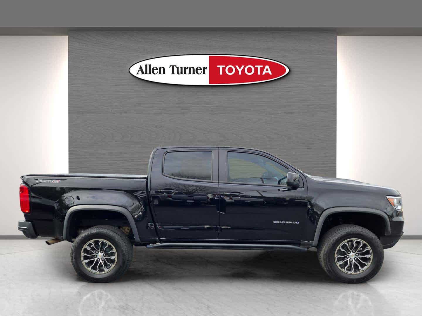 Used 2022 Chevrolet Colorado ZR2 AWD/4WD image 5