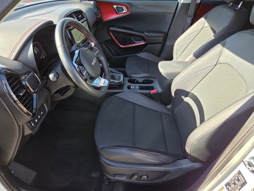 Used 2023 Kia Soul GT-Line w/ GT-Line Technology Package FWD image 12