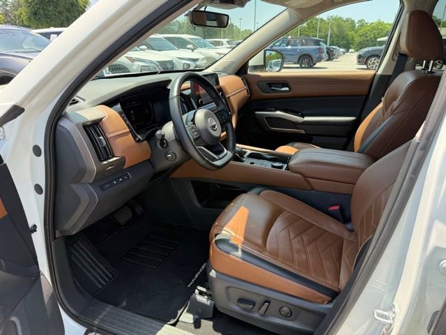 Used 2023 Nissan Pathfinder Platinum w/ Cargo Package AWD/4WD image 26