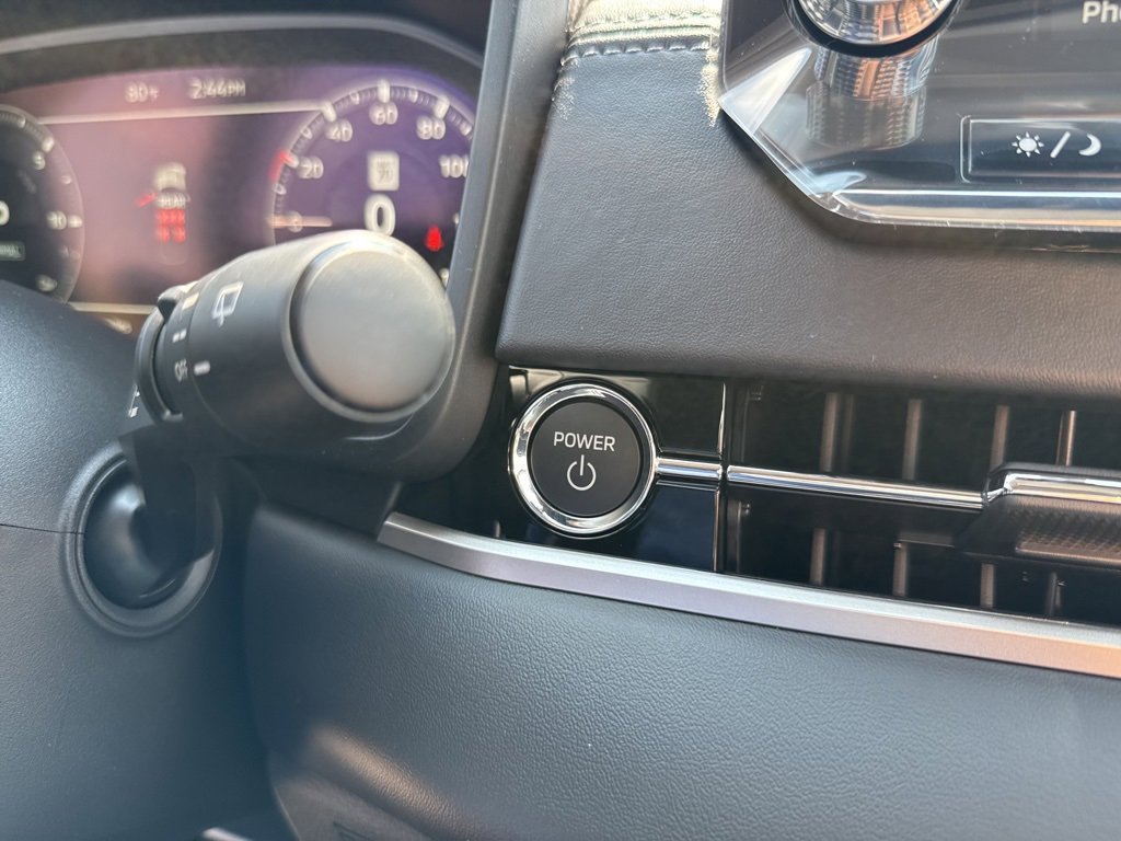 New 2025 Mitsubishi Outlander SE image 31