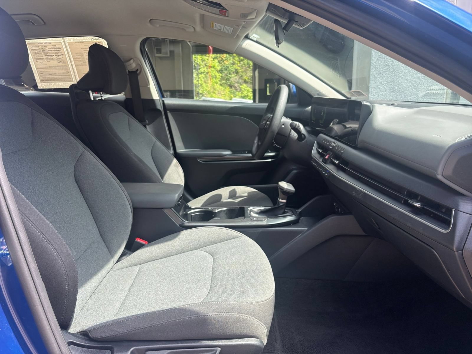 Used 2025 Kia K4 FWD image 25