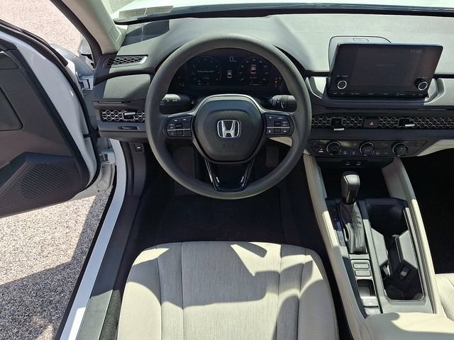 Used 2023 Honda Accord EX image 2