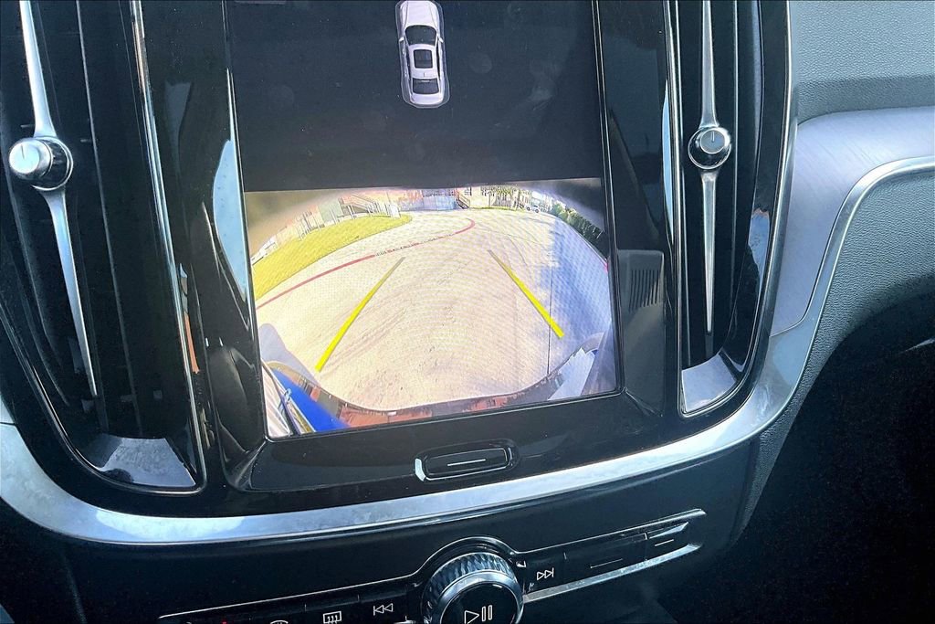 Used 2025 Volvo S60 B5 Core FWD image 30