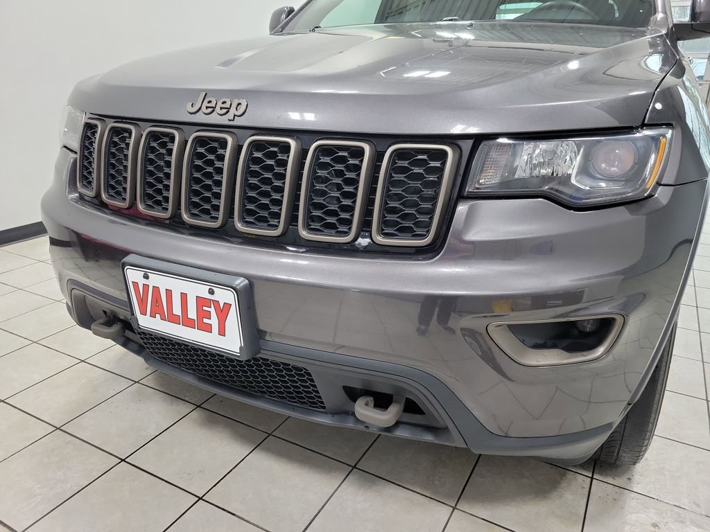 Used 2016 Jeep Grand Cherokee Laredo 75th Anniversary AWD/4WD image 28