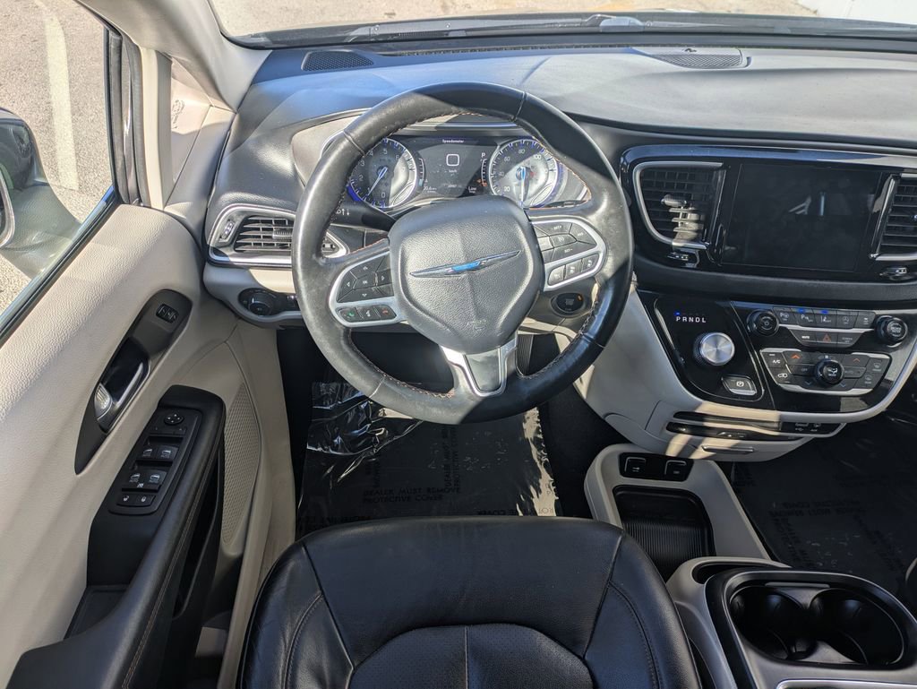 Used 2020 Chrysler Pacifica Touring-L Plus w/ Tire & Wheel Group image 19