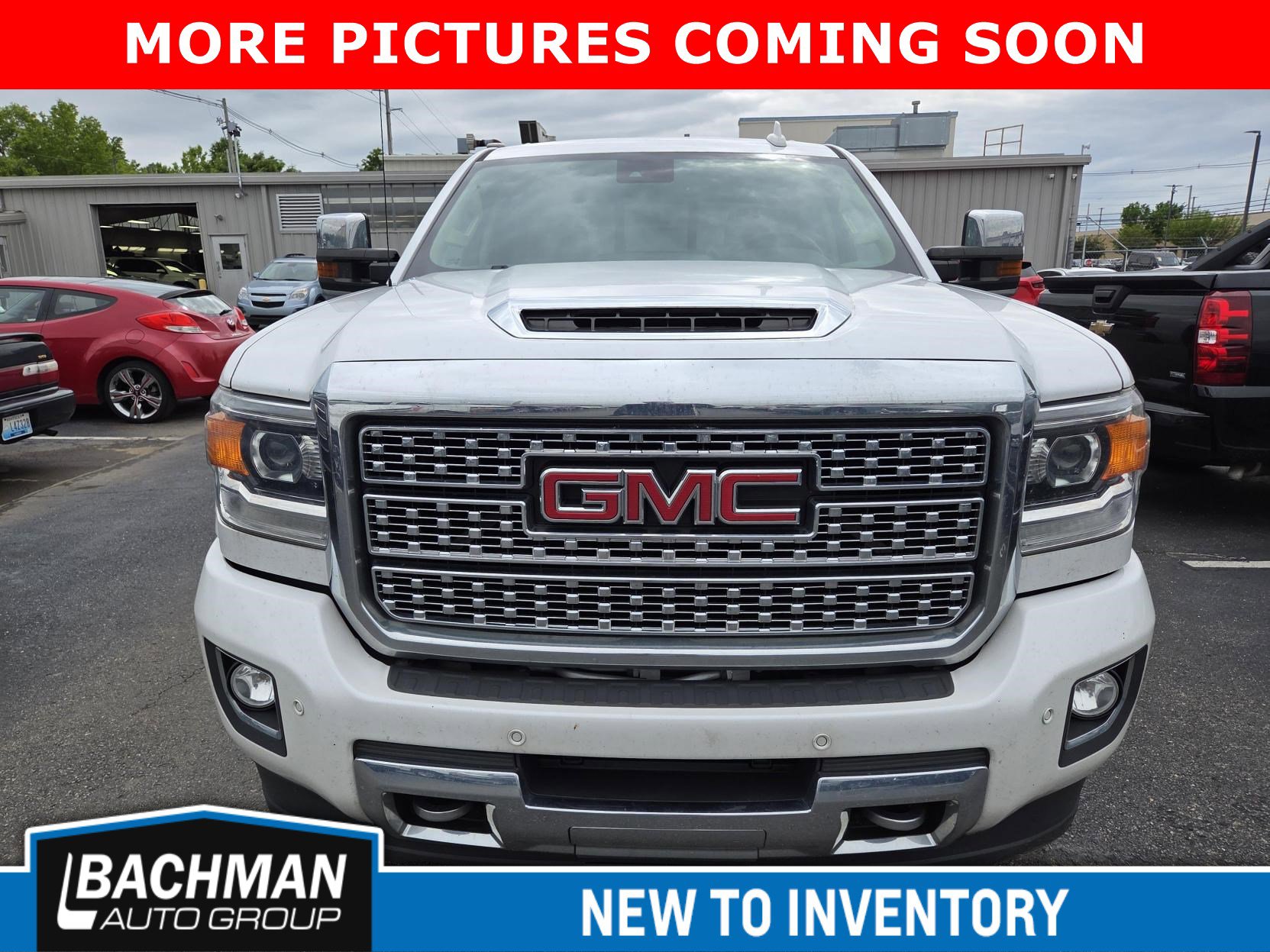 Used 2019 GMC Sierra 2500 Denali w/ Duramax Plus Package AWD/4WD image 3